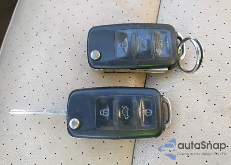 2004 Volkswagen New Beetle Gls 2.0L z USA, uszkodzony, nr VIN 3VWCK31C94M423368